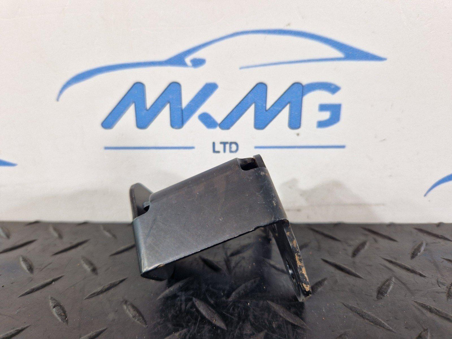 11-19 MERCEDES BENZ ML W166 BONNET HOOD LEFT MOUNT A1668870031