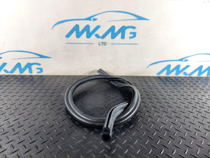 BMW 118i F40 Hatchback Genuine Engine Hood Rear Sealing Bonnet Rubber 7450916