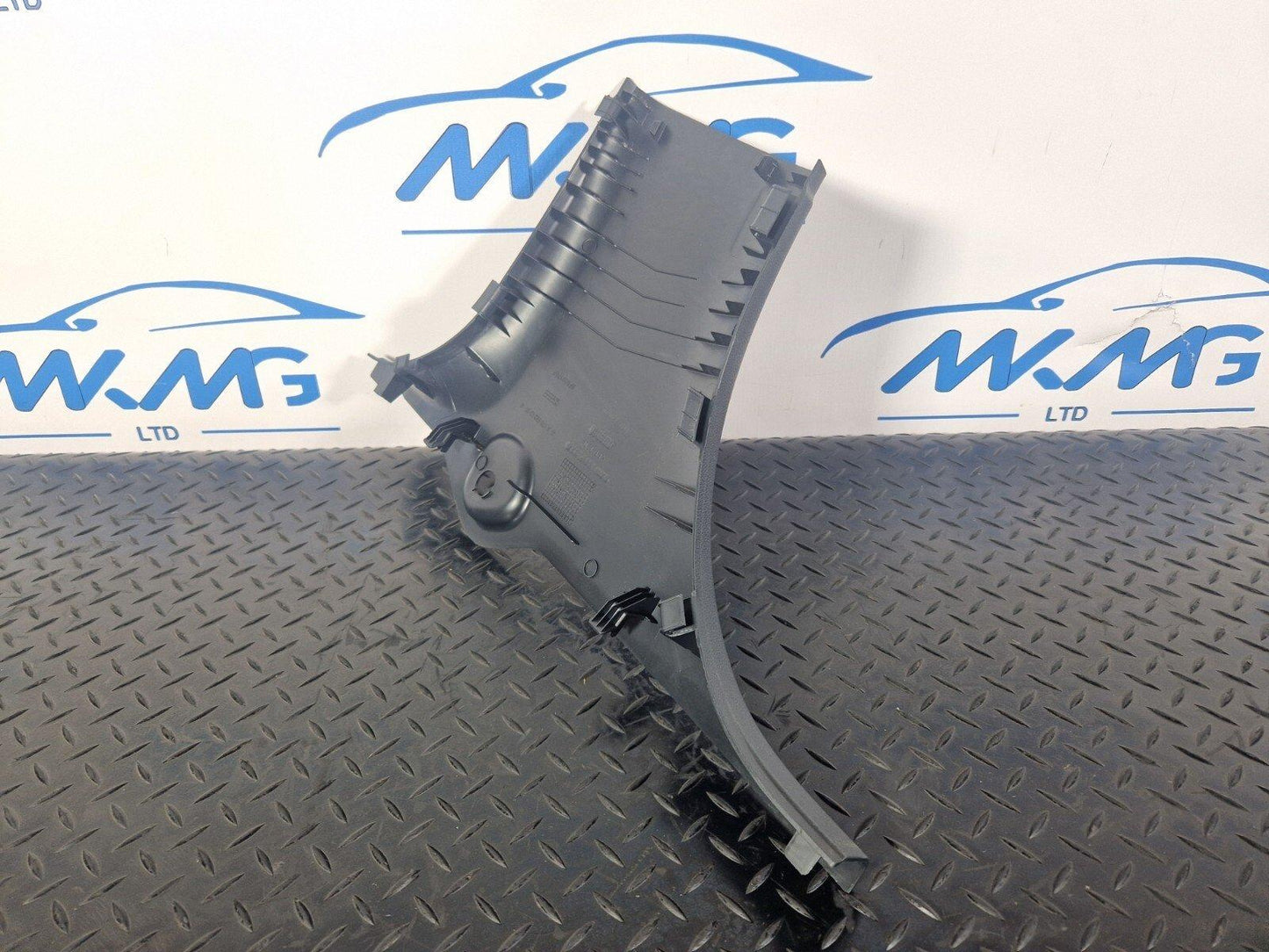 12-18 MERCEDES BENZ W176 GENUINE DRIVER SIDE N/S LOWER B-PILLAR TRIM A1766920200
