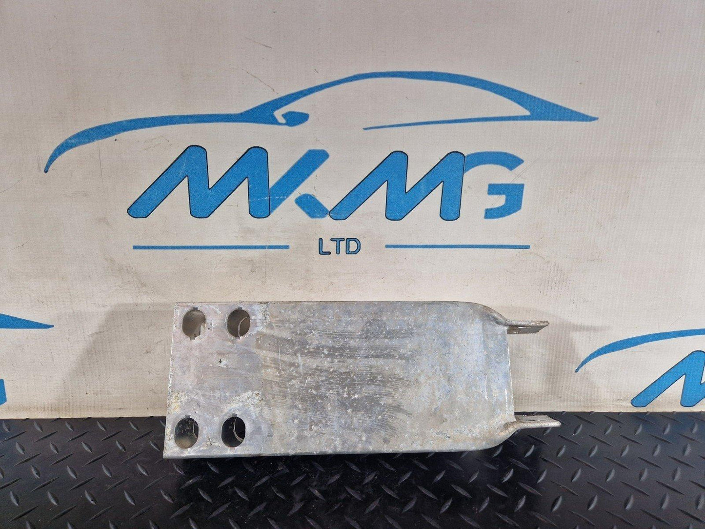 16-22 MERCEDES BENZ X253 FRONT RIGHT SIDE CRASH BAR SUPPORT MOUNT A2136201600