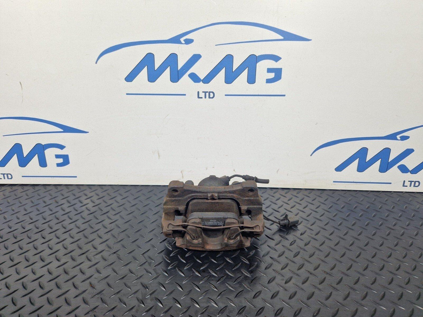 16-19 AUDI A4 B9 GENUINE PASSENGER SIDE FRONT BRAKE CALIPER 8W05BQ