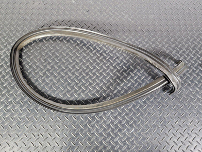 18-ON MERCEDES BENZ SPRINTER W907 W910 OEM BONNET RUBBER SEAL A9108870000