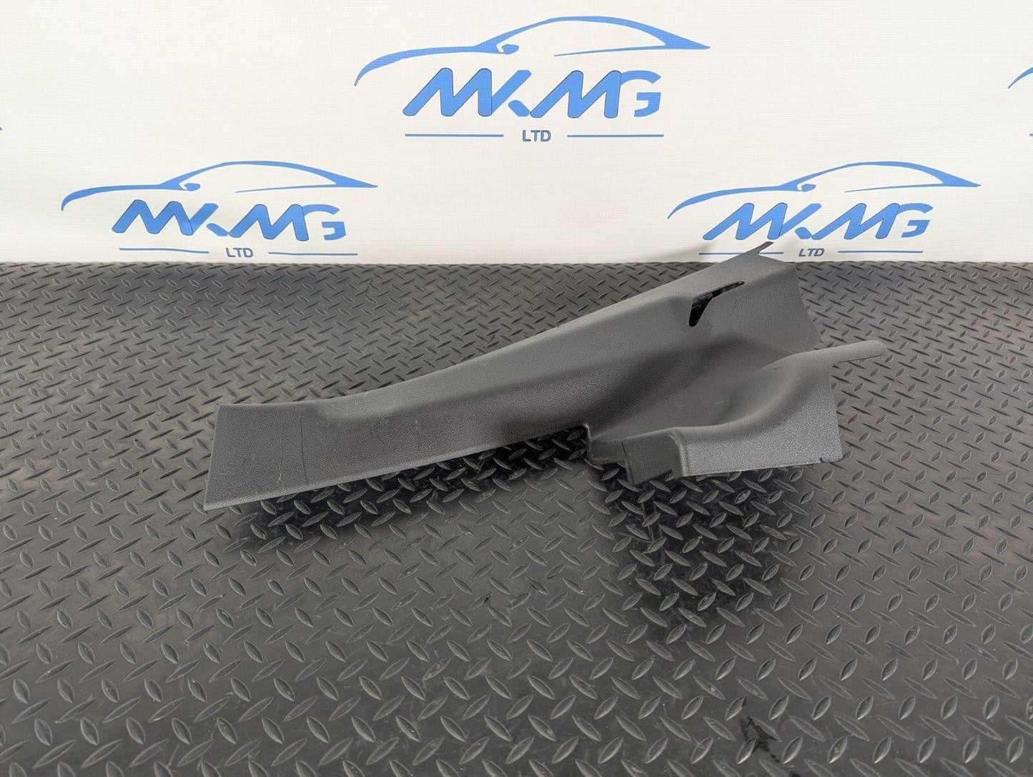 10-15 AUDI Q7 4L OEM NSR PASSENGER SIDE REAR LOWER C PILLAR TRIM 4L0867767