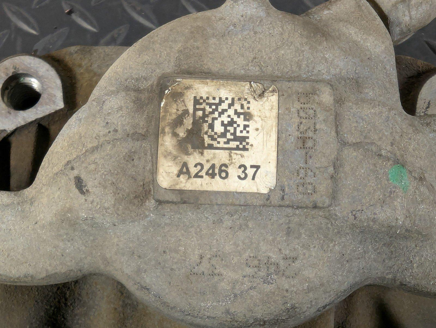 13-19 MERCEDES BENZ CLA C117 GENUINE FRONT LEFT N/S BRAKE CALIPER A24637 295X28