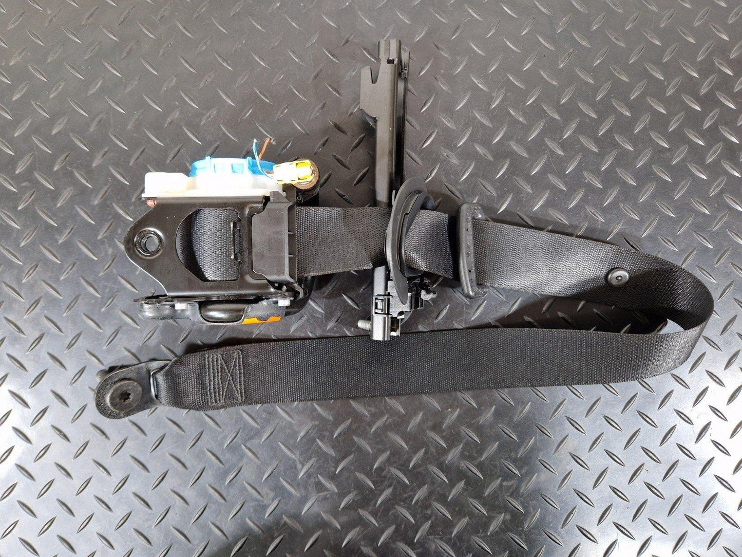 12-18 MERCEDES BENZ B-CLASS W246 SEAT BELT FRONT LEFT SIDE A2468602585