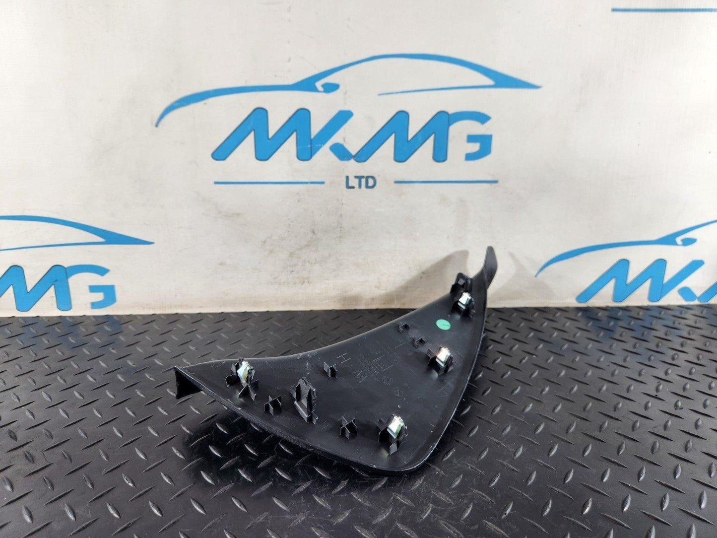 19-ON MERCEDES BENZ B CLASS W247 DASHBOARD PANEL LEFT SIDE TRIM  A2476890900