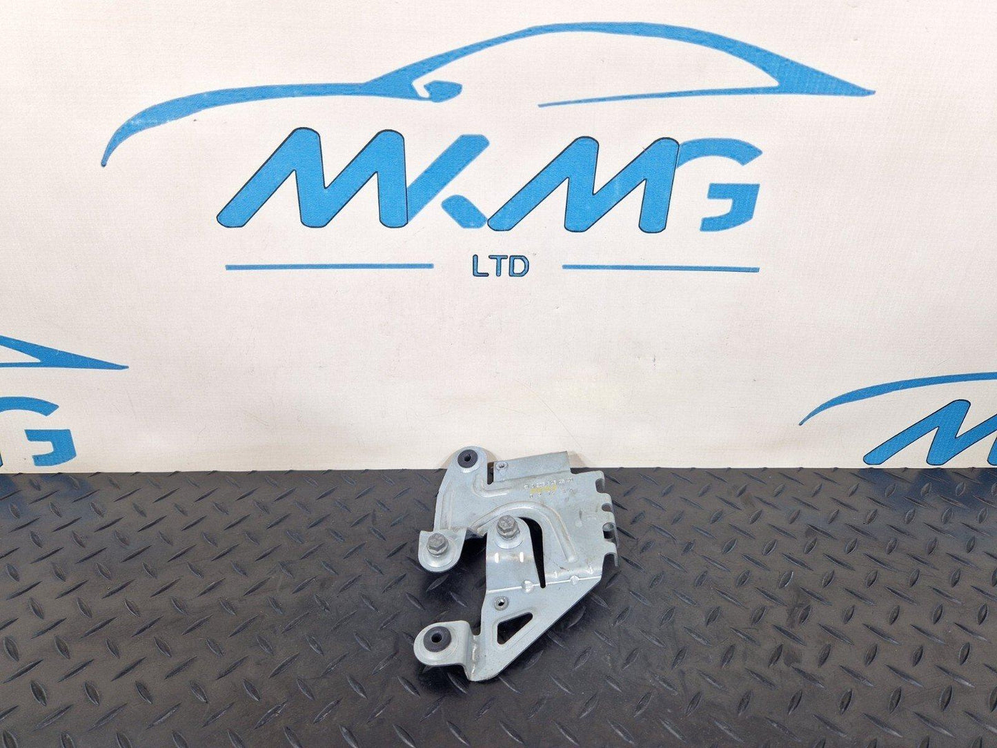 14-21 MERCEDES C250D W205 ADBLUE MOUNT SUPPORT MODULE BRACKET HOLDER A2055452540