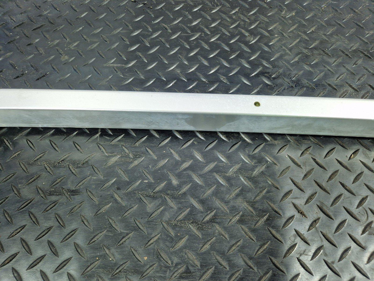 10-18 VW TOUAREG 7P GENUINE LEFT PASSENGER SIDE CHROME ROOF RAIL RACK 7P6860043B