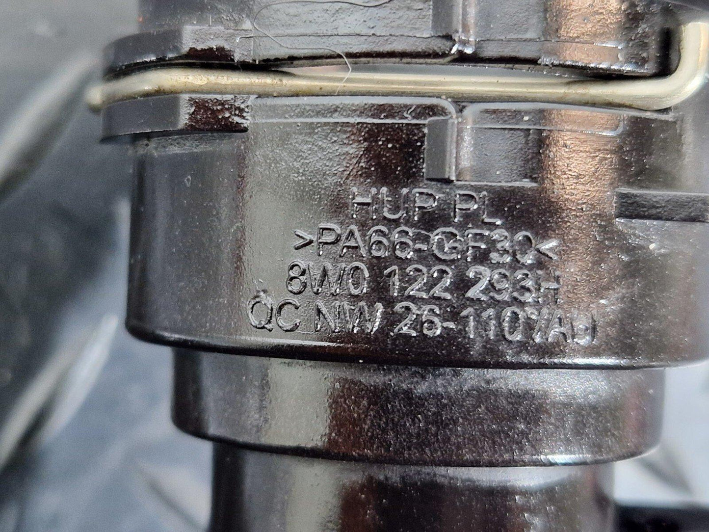 16-19 AUDI A4 B9 GENUINE OEM WATER COOLANT PIPE HOSE 8W0122293H