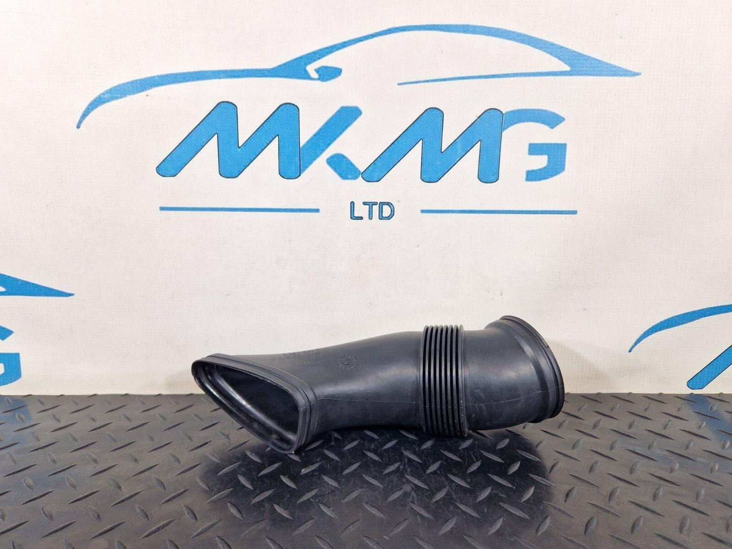 10-17 AUDI A8 4H FRONT RIGHT O/S AIR INTAKE MANIFOLD DUCT PIPE 4H0129510C