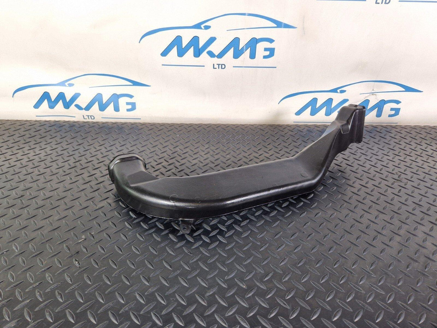 18-ON MERCEDES BENZ SPRINTER W907 AIR DUCT A9078310800