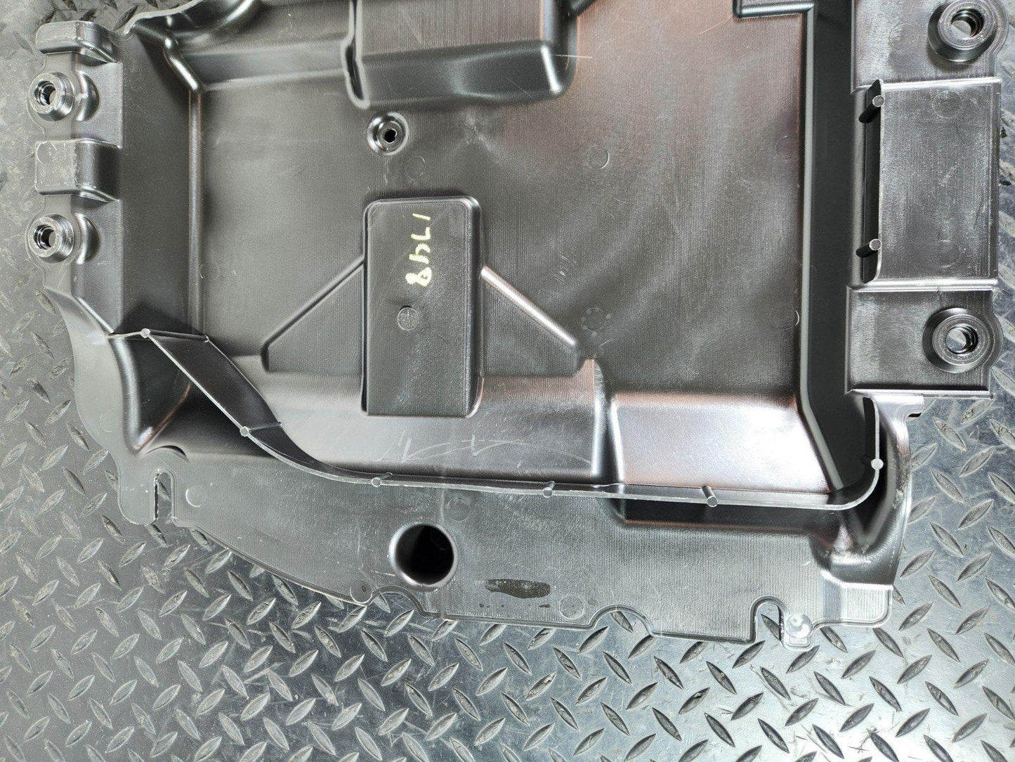 11-19 MERCEDES BENZ ML W166 GENUINE REAR TRUNK FLOOR TRIM COVER A1666800118