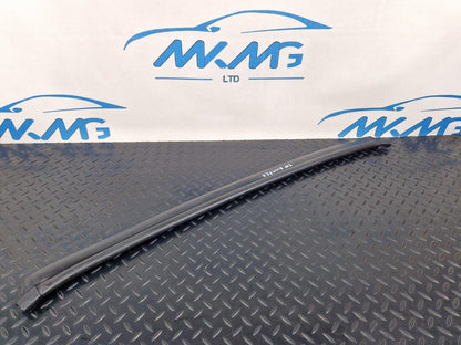 11-18 BMW 6 SERIES F06 GENUINE ENGINE HOOD SEALING RUBBER 7211920