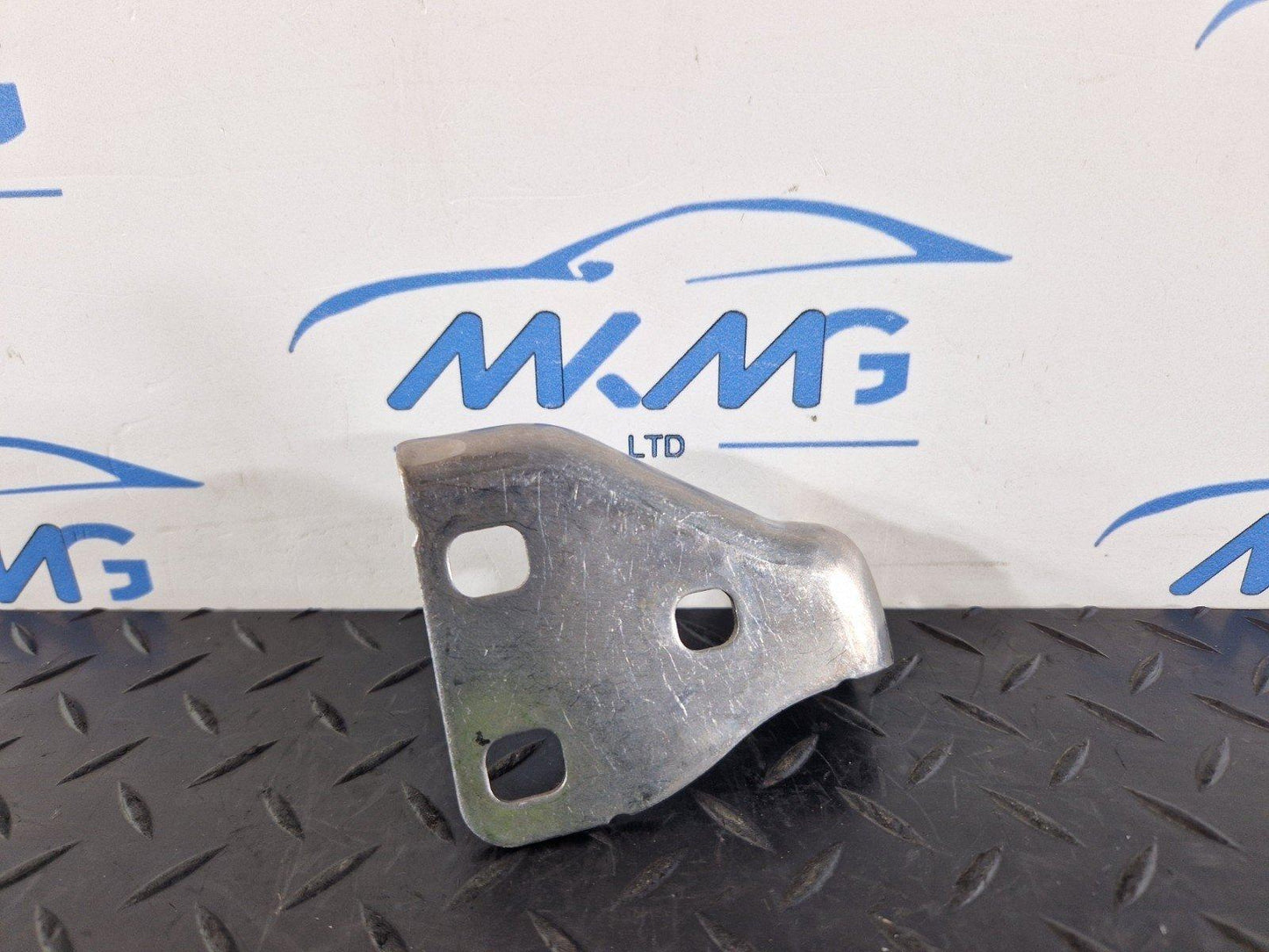19-ON RANGE ROVER EVOQUE L551 EXHAUST PIPE MOUNTING BRACKET M8D2-5K291-DC