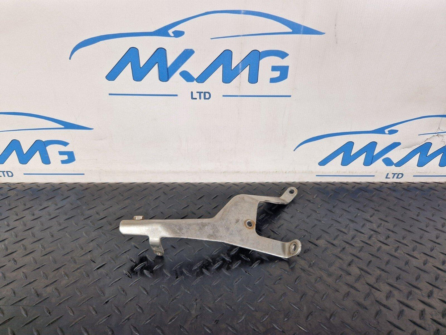 19-ON MERCEDES BENZ B CLASS W247 GENUINE OEM TURBINE MOUNT A6540960445