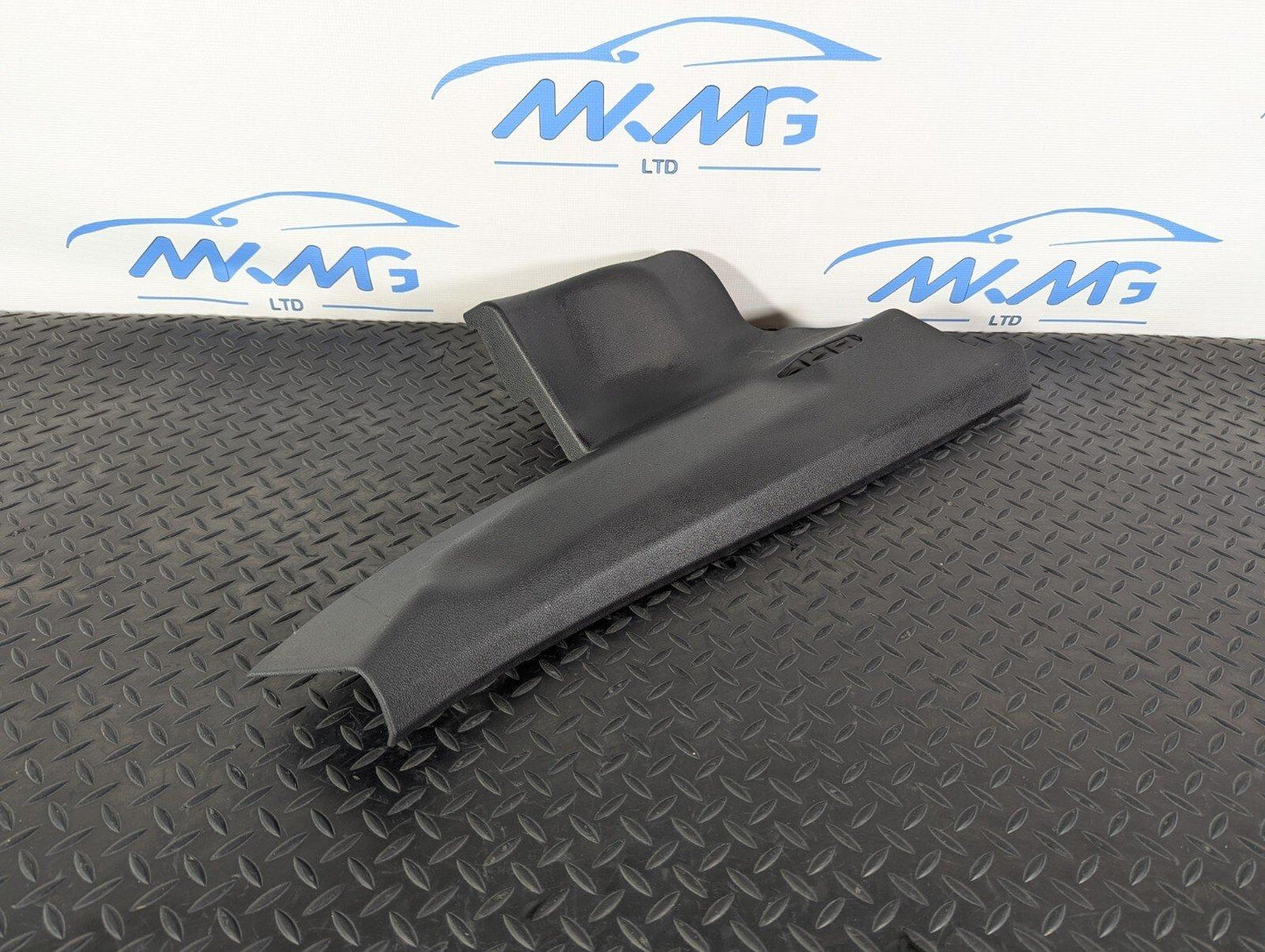 10-15 AUDI Q7 4L GENUINE OSR DRIVERS SIDE REAR C PILLAR COVER 4L0867768A