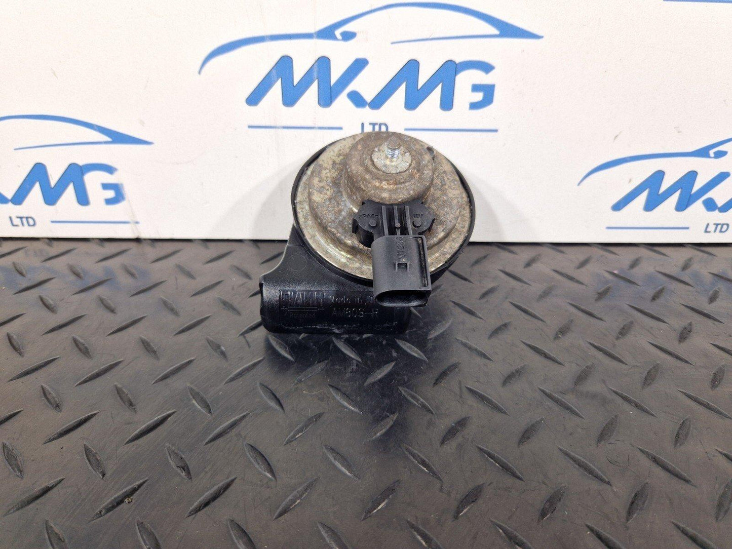 14-21 MERCEDES BENZ C-CLASS W205 GENUINE FRONT RIGHT N/S HORN SIGNAL A2055420820