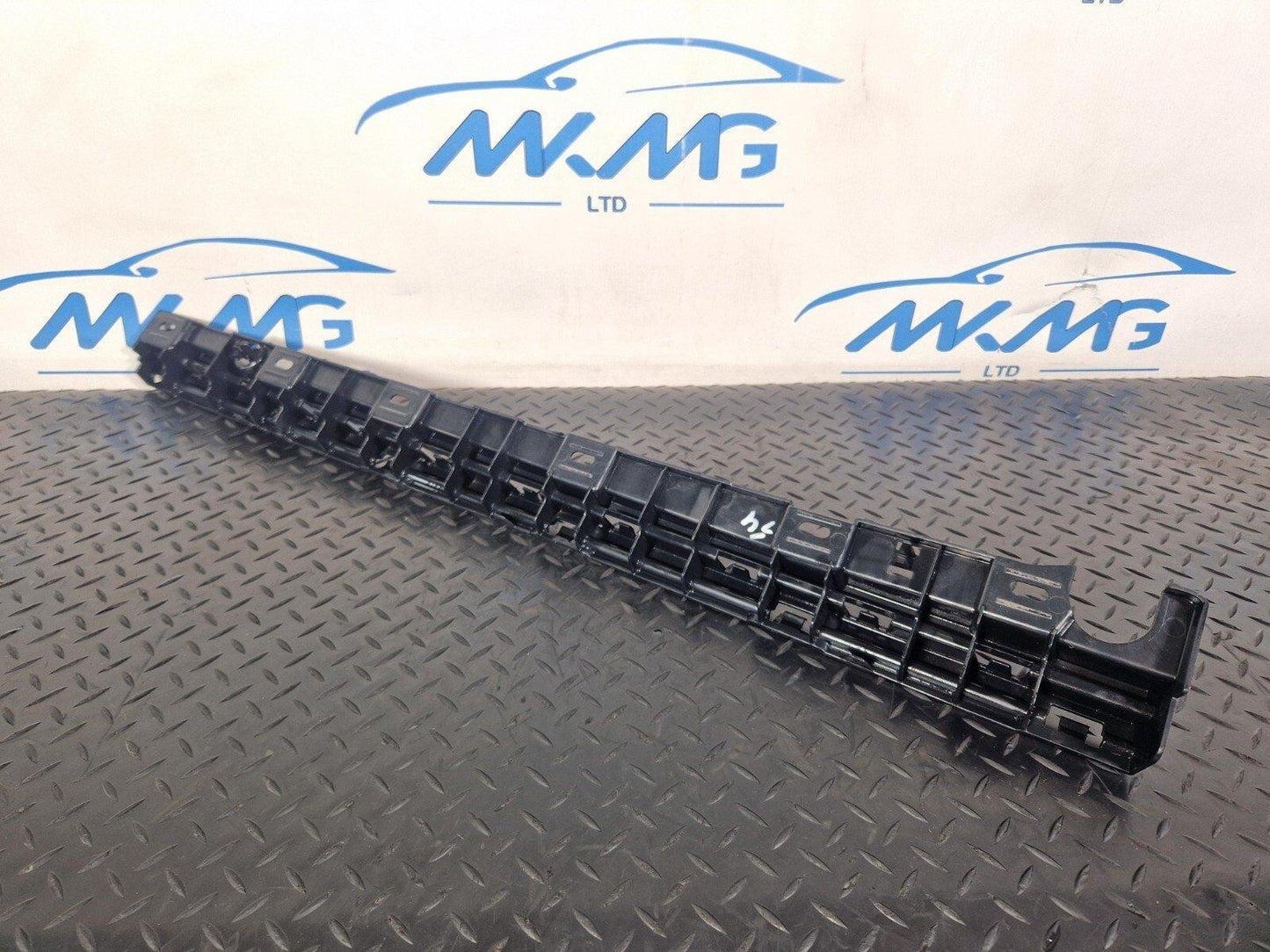 11-18 BMW 6 SERIES F06 SIDESKIRT BRACKET FRONT LEFT PASSENGER SIDE 7276347