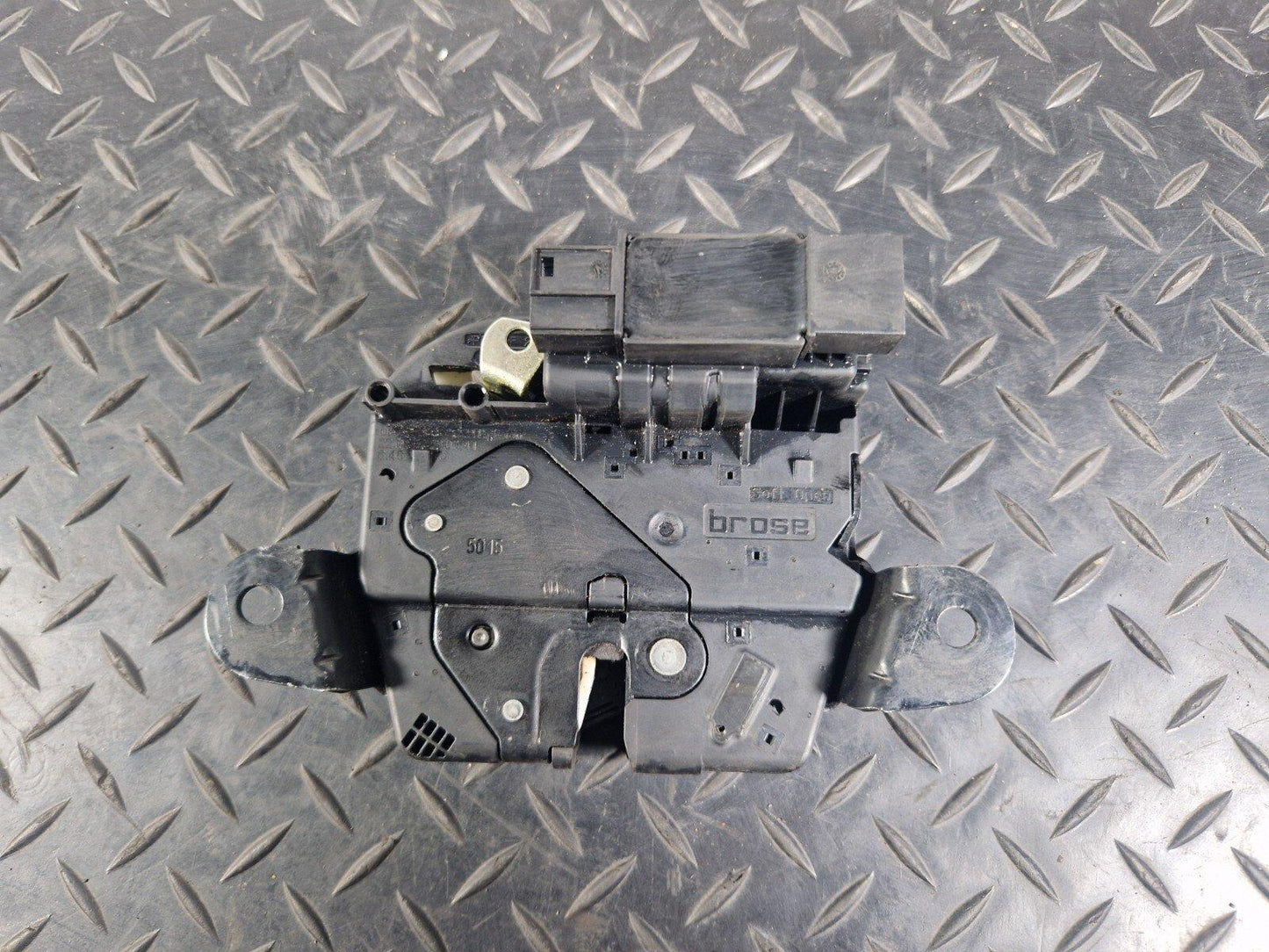 14-21 BMW 2 SERIES GRAN TOURER F45 F46 TAILGATE LOCK MECHANISM 7348530