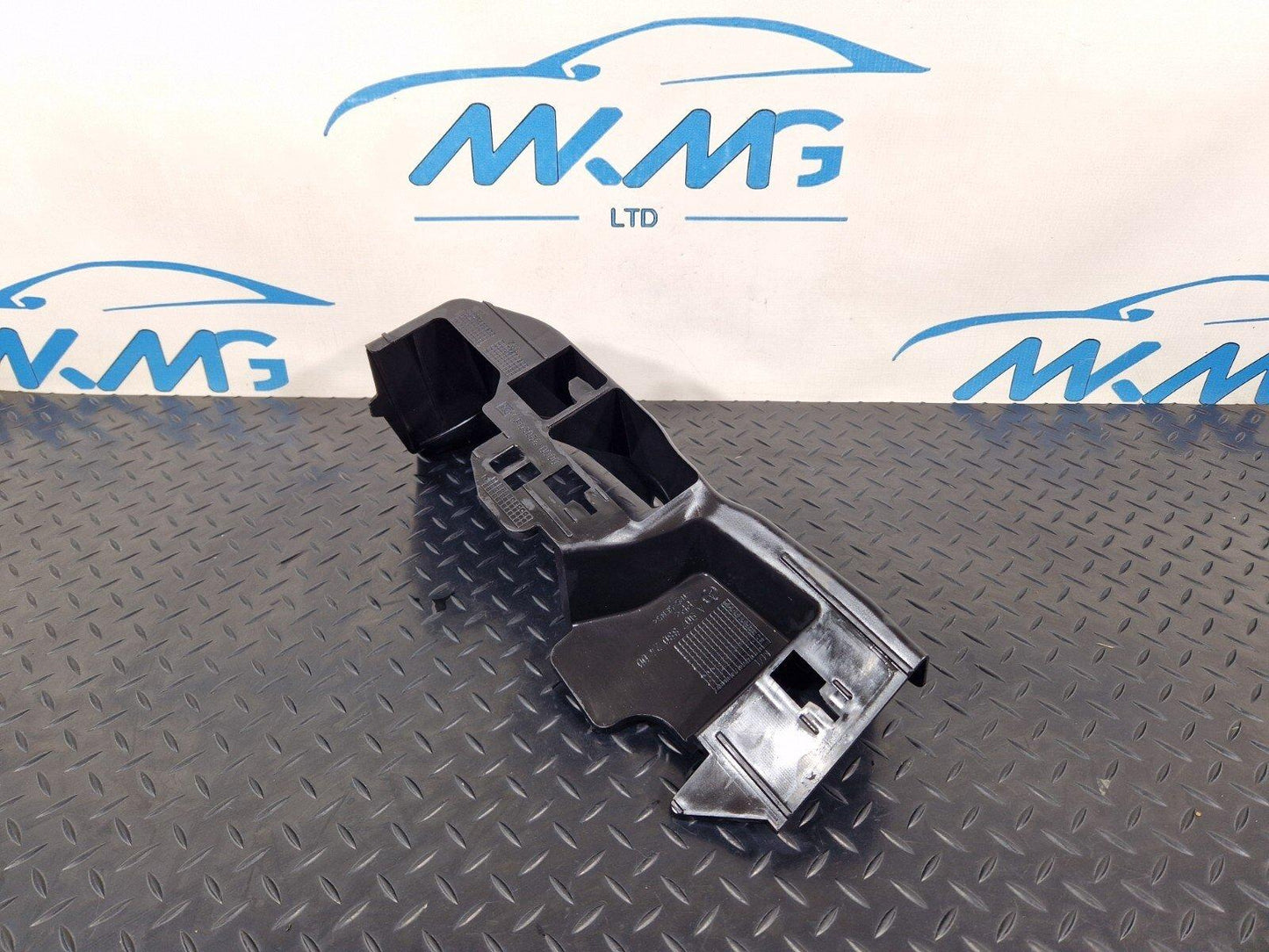 18-ON MERCEDES BENZ SPRINTER W907 CONSOLE COVER SUPPOER MOUNT LEFT A9078802400