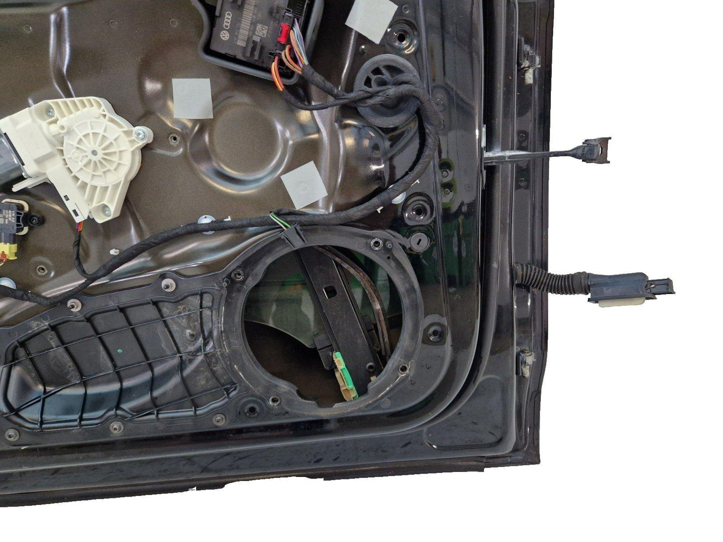 12-18 AUDI A6 C7 GENUINE FRONT LEFT N/S COMPLETE DOOR BLACK (NEEDS REPAINTING)
