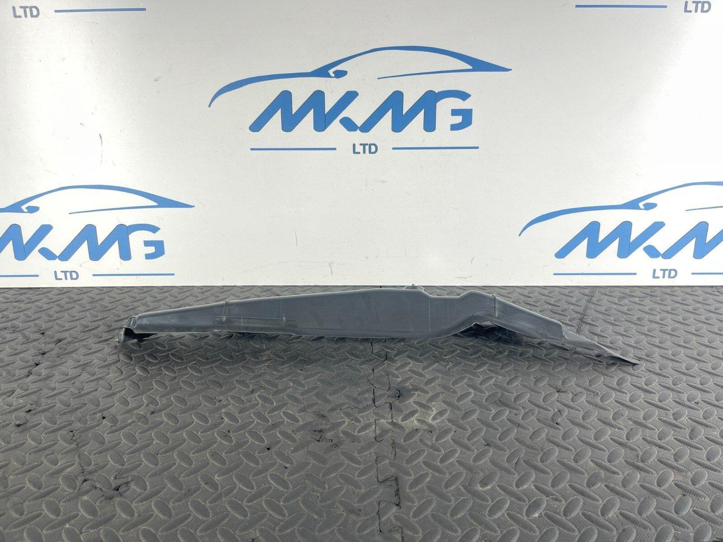12-18 MERCEDES A CLASS W176 DRIVER SIDE WING FENDER INSULATION COVER A1768890100