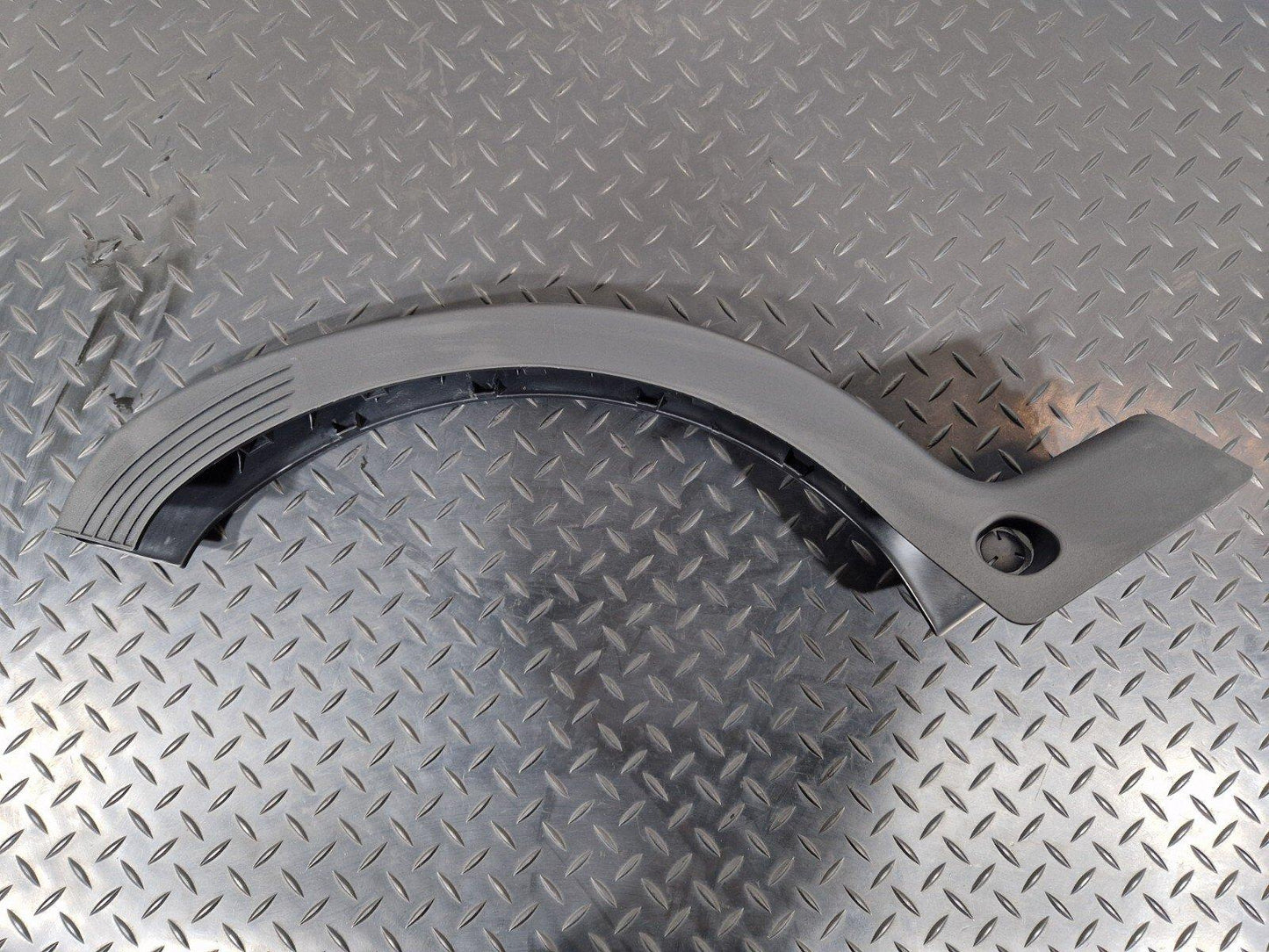 19-ON MERCEDES BENZ CLA C118 TRUNK LID HINGE COVER TRIM RIGHT A1188210100