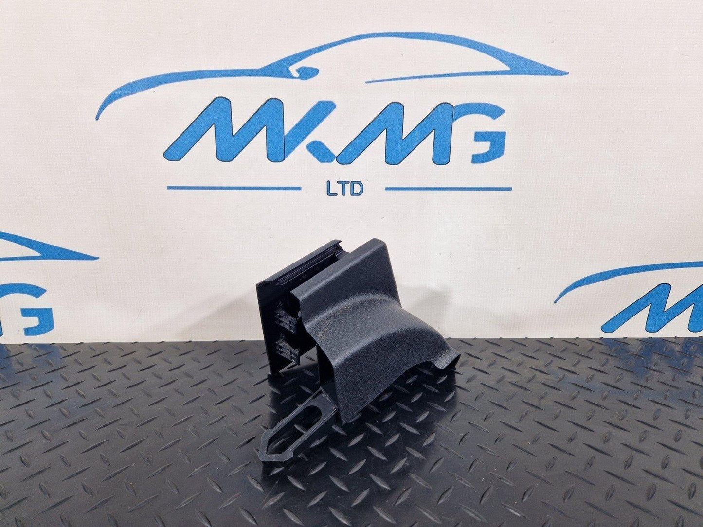19-ON MERCEDES BENZ B CLASS W247 FRONT SEAT GUIDE RAIL COVER TRIM A2479190500