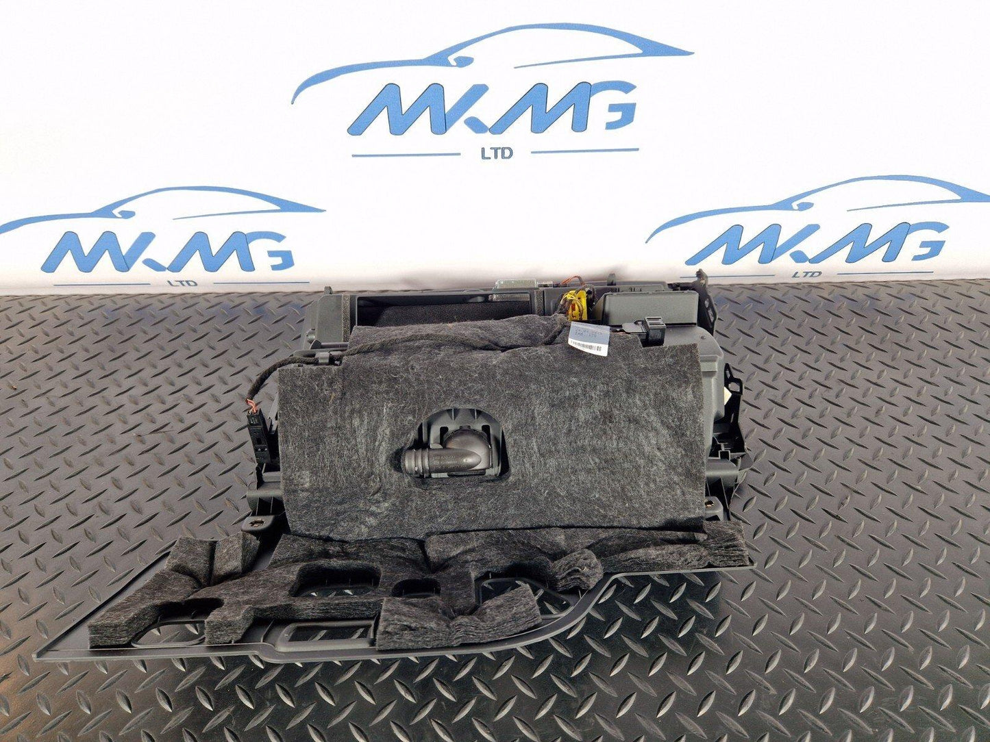 16-19 AUDI A4 B9 GENUINE DASHBOARD GLOVE BOX 8W2857035