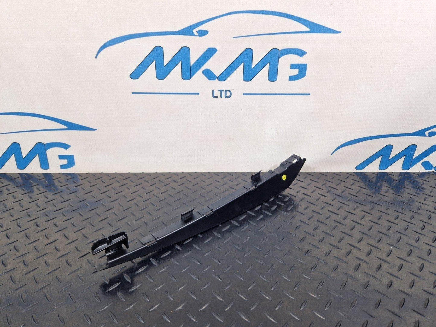 16-23 AUDI A5 F5 SPORTBACK REAR RIGHT SIDE DOOR WEATHERSTRIP SEAL BRACKET