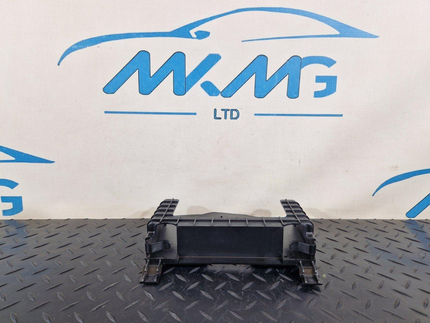 10-15 AUDI Q7 4L  OEM REAR CONTROL UNIT BRACKET HOLDER MOUNT RETAINER 4L0907731