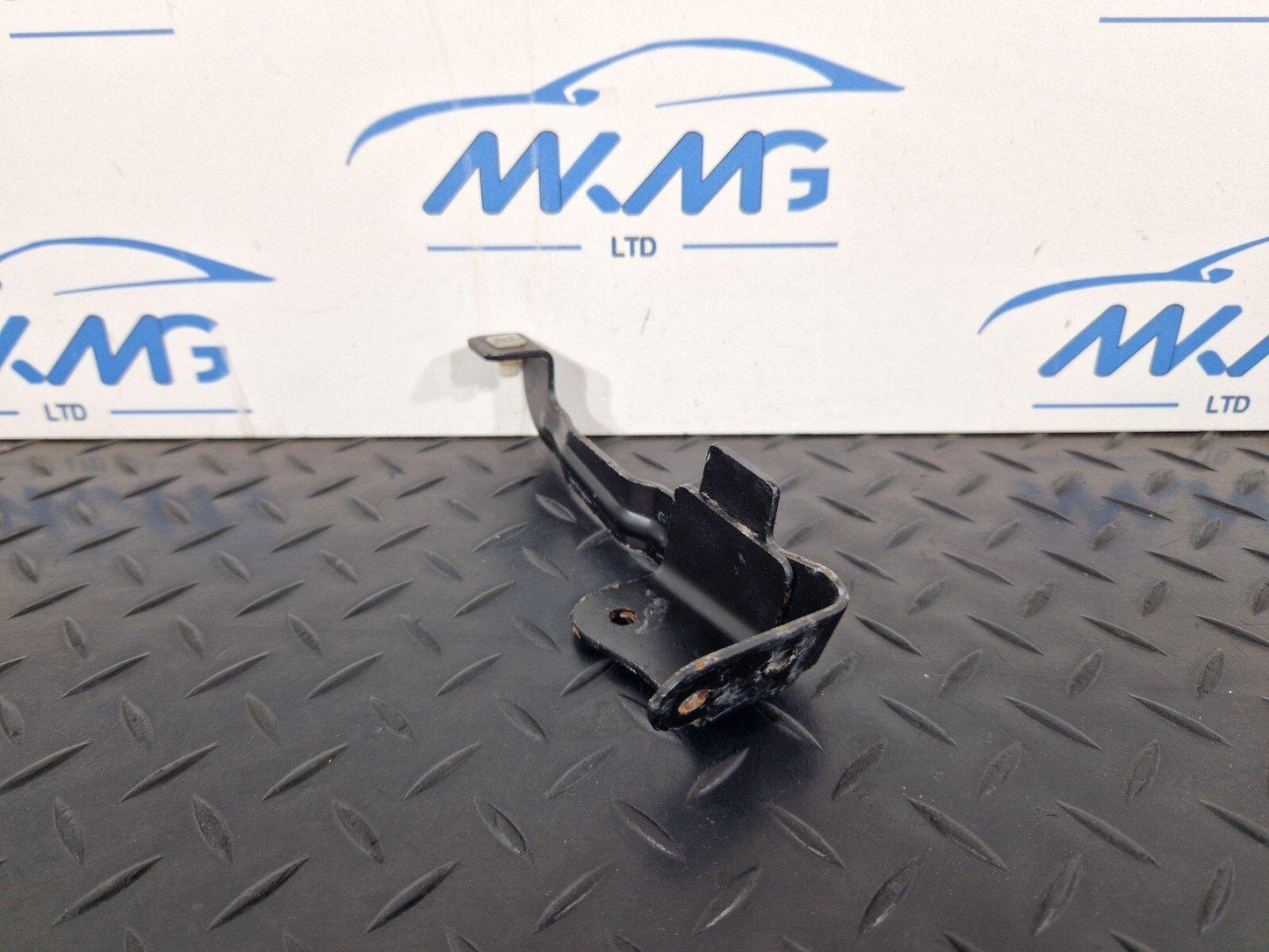10-18 AUDI A7 4G S-LINE EXPANSION TANK HOLDER BRACKET 4G0121214G