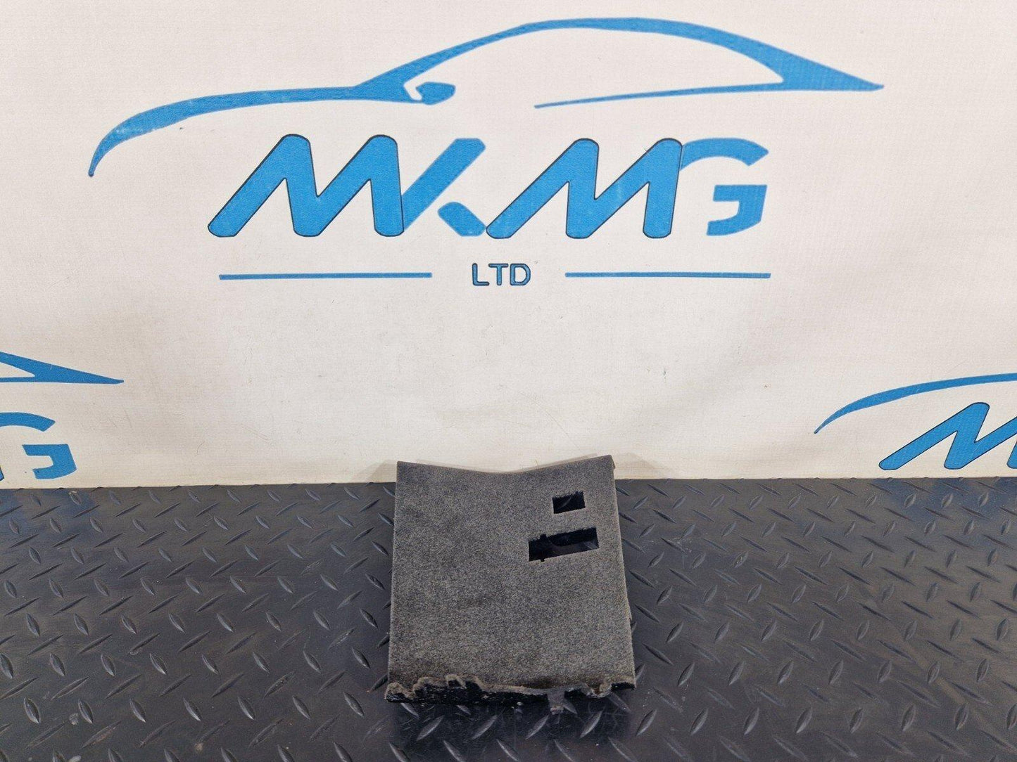 11-19 MERCEDES BENZ ML W166 GENUINE OEM CENTRE CONSOLE TRIM A1666800823