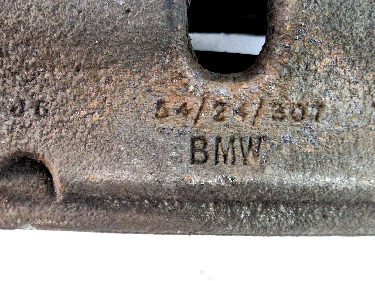 15-22 BMW X1 F48 RH UK DRIVERS GENUINE FRONT BRAKE CALIPER & CARRIER 5424307