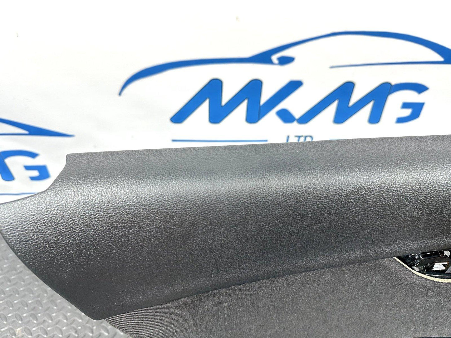 16-19 AUDI A4 B9 SALOON GENUINE REAR PASSENGER SIDE DOOR CARD PANEL 8W0868065