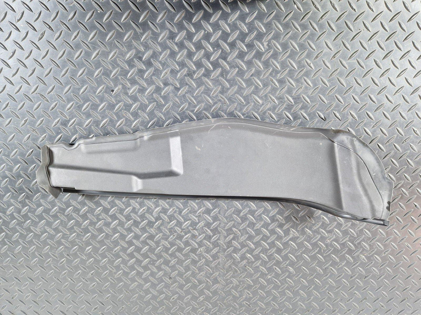 16-22 BMW X1 F48 DIESEL B47 OEM LEFT SIDE N/S  BONNET ENGINE SEAL PANEL 7329399