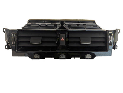 17-ON LAND ROVER DISCOVERY CENTER DASH VENT & HAZARD HY3201421AE HY3211K656AA
