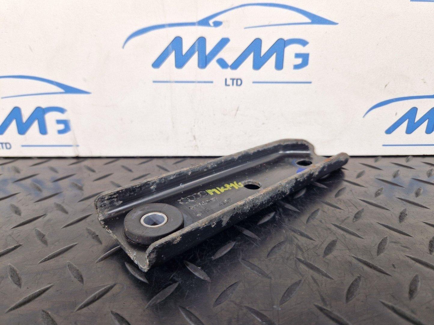 10-17 AUDI A8 4H FUEL TANK RETAINING PLATE BRACKET 4H0201691A