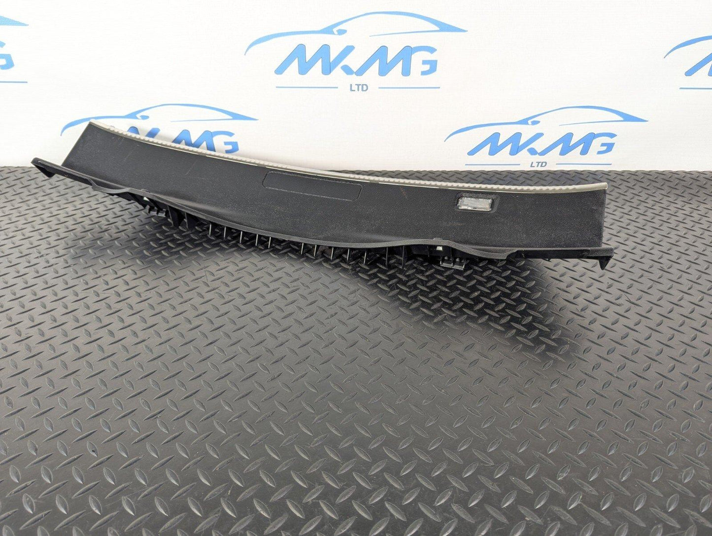 10-17 AUDI A8 4H REAR BOOT CHROME LOADING COVER PANEL TRIM 4H0863471