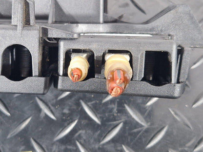 16-19 AUDI A4 B9 POSITIVE BATTERY POWER DISTRIBUTION BOX CONNECTOR 8W0941823