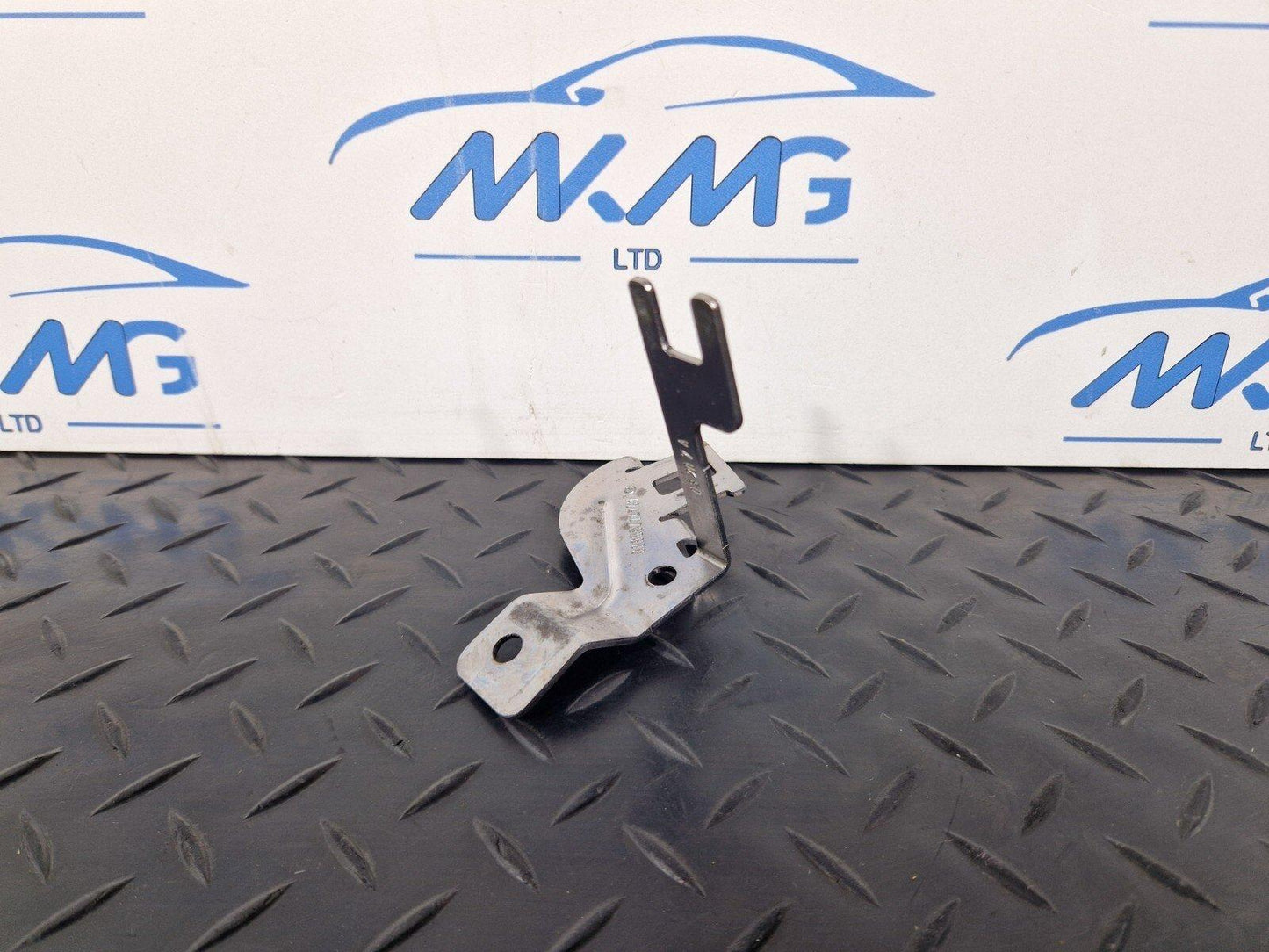 19-ON MERCEDES BENZ CLA C118 REGENERATION VALVE HOLDER BRACKET MOUNT A2474760800