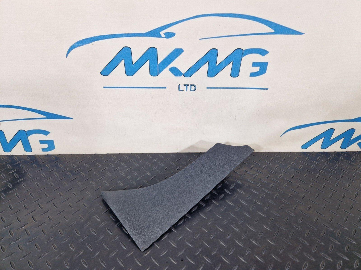 18-ON MERCEDES BENZ SPRINTER W907 OEM RIGHT O/S LOWER TRIM A9106803200