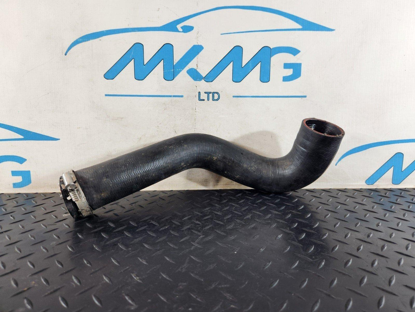 10-18 VW TOUAREG 7P 3.0 DIESEL INTERCOOLER PIPE HOSE