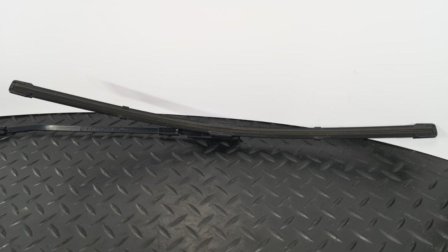 MERCEDES A-CLASS W177 V177 FRONT LEFT PASSENGER SIDE WINDSCREEN WIPER ARM *B114