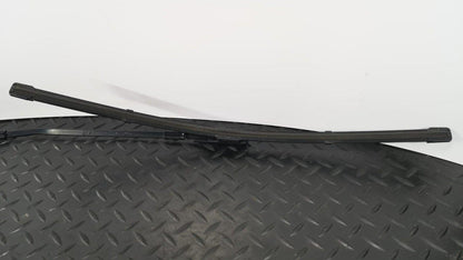 MERCEDES A-CLASS W177 V177 FRONT LEFT PASSENGER SIDE WINDSCREEN WIPER ARM *B114