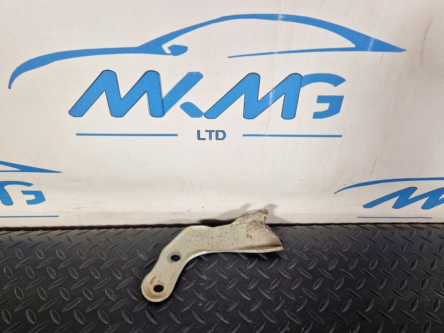 18-ON MERCEDES BENZ SPRINTER W907 EXHAUST BRACKET TO GEARBOX A9064921200