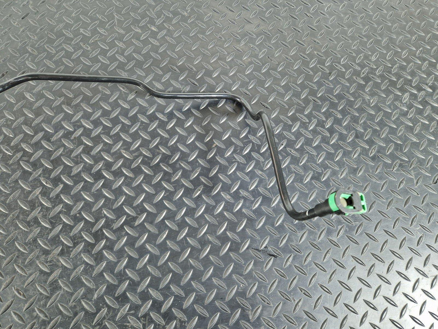 12-18 MERCEDES BENZ W176 GENUINE HOSE PIPE 7430637AA