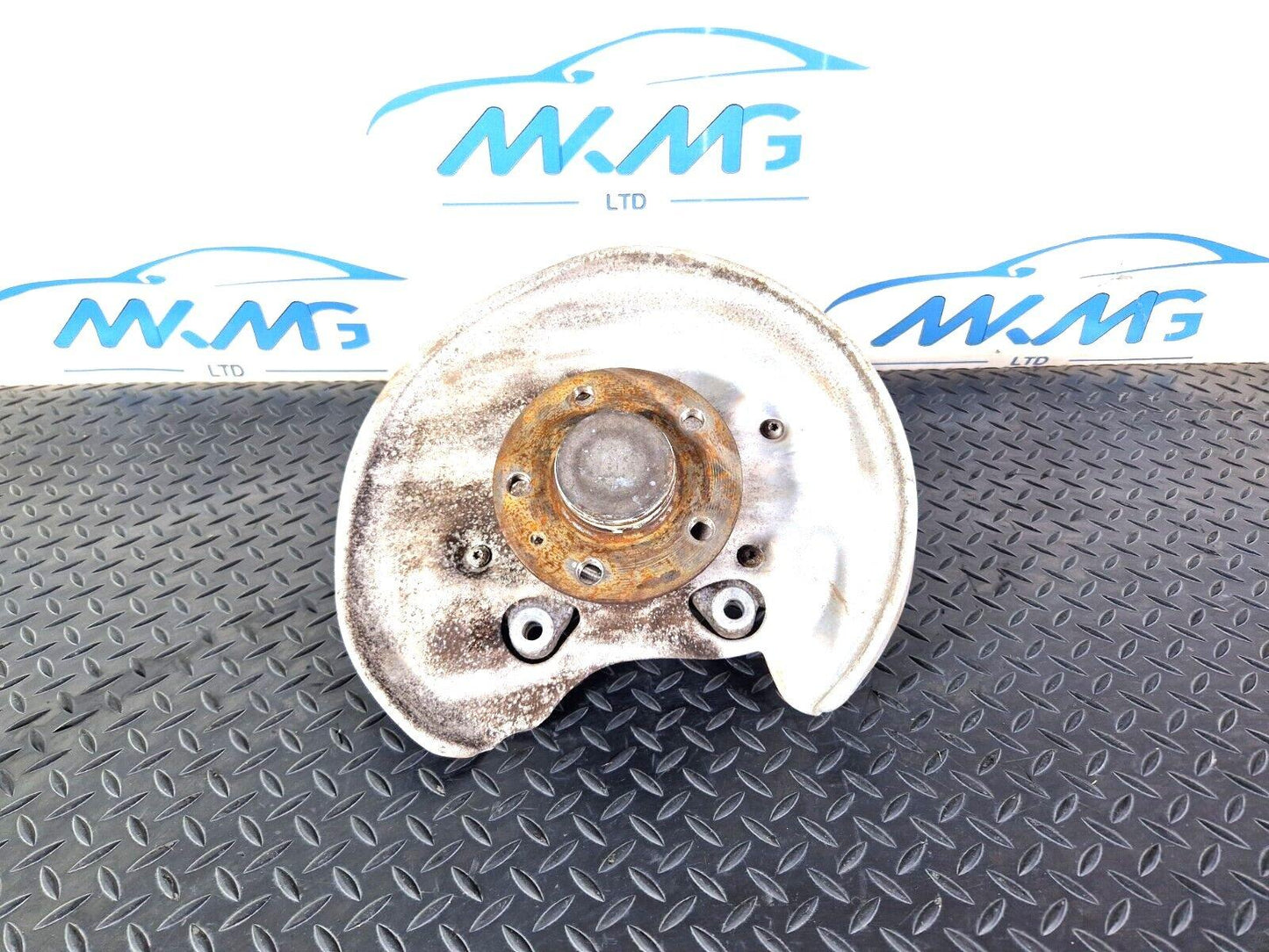 16-19 AUDI A4 B9 S-LIN  REAR RIGHT WHEEL HUB & BEARING 8W0505436T 8W0505432P