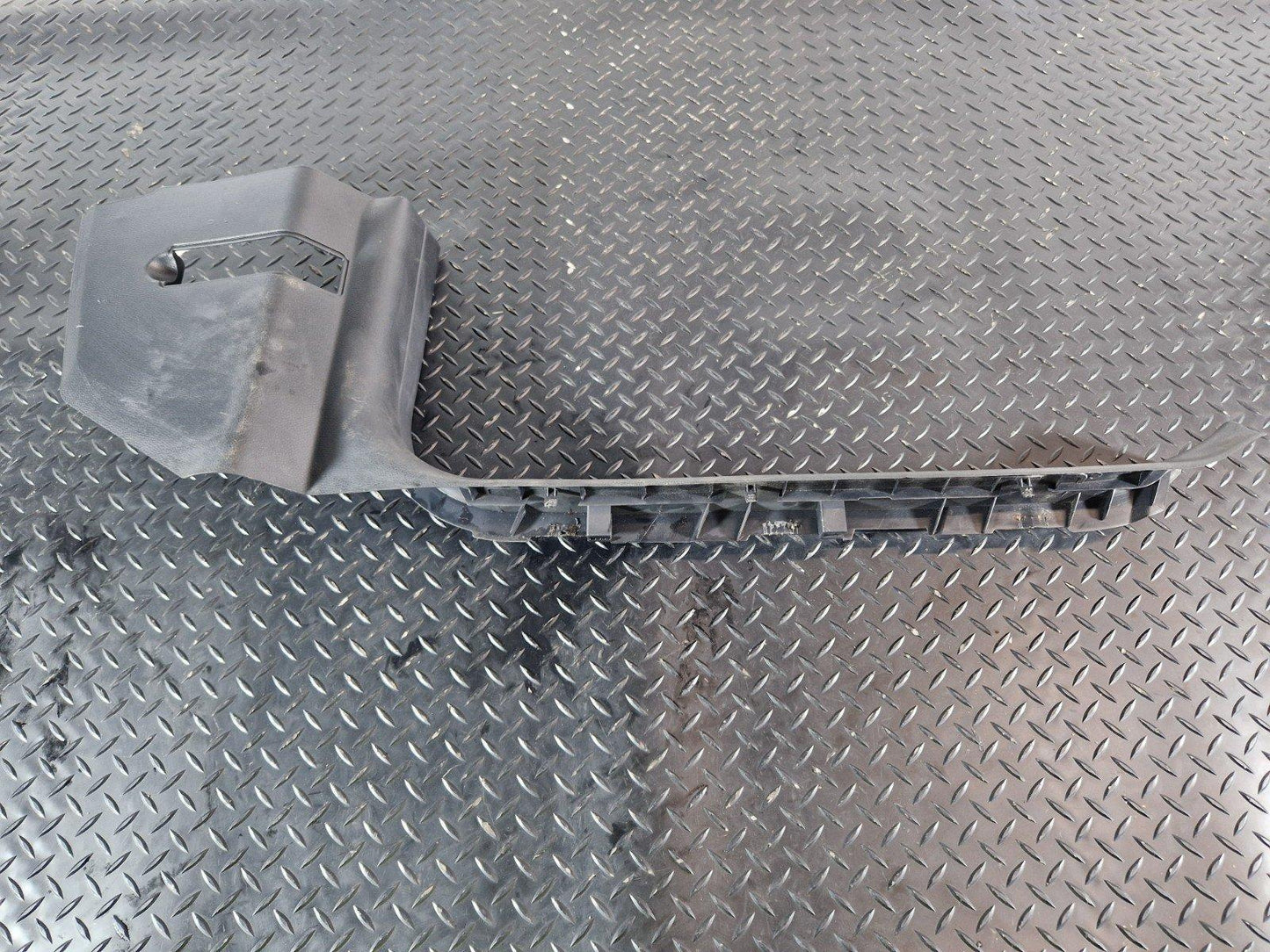 16-19 MERCEDES BENZ GLE W166 RIGHT FRONT SILL TRIM COVER A1666801835