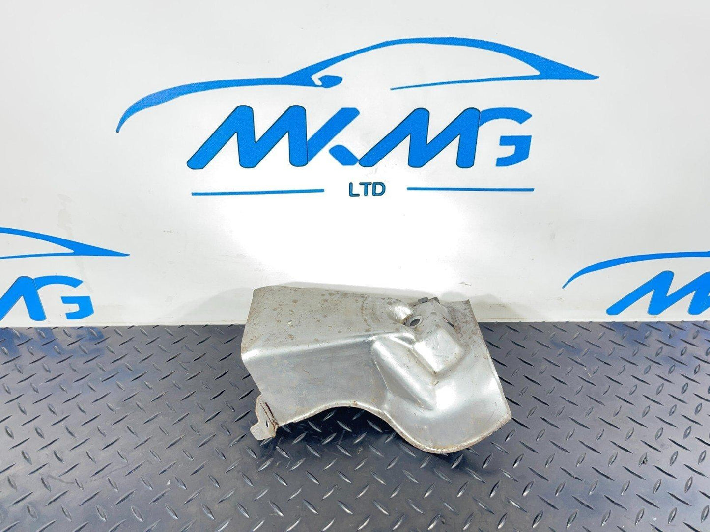 14-21 MERCEDES BENZ C350e W205 Engine Mount Cover A2052400345